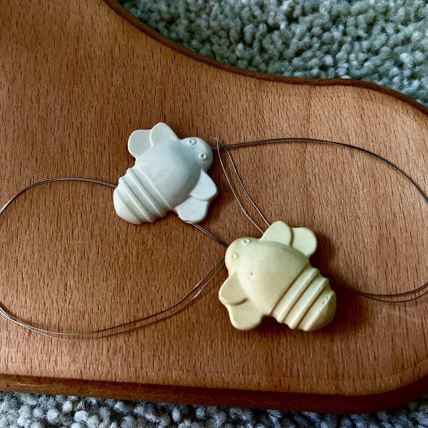 Busy Bee Punch Needle Threaders